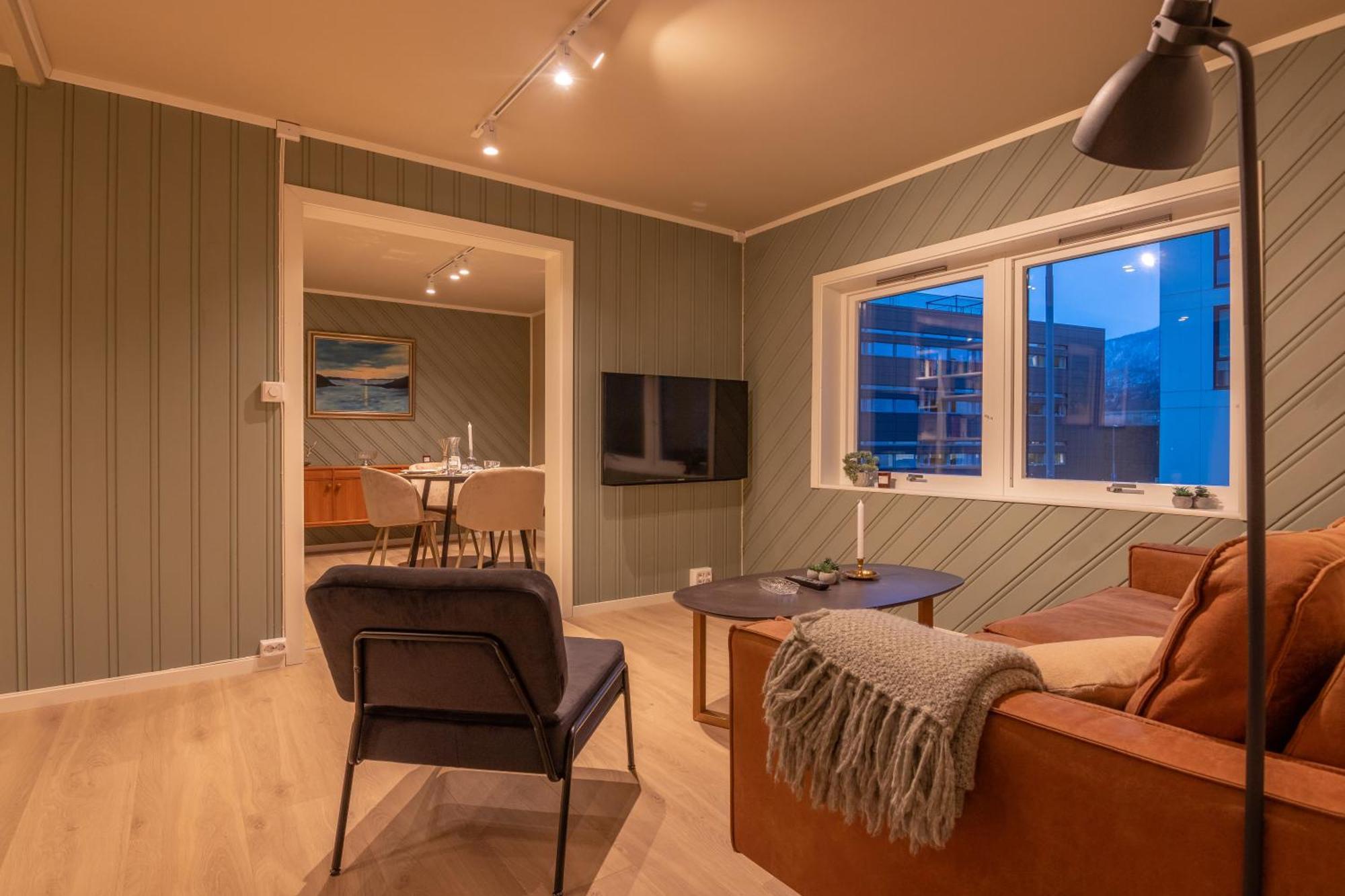 Cozy And Spacious Apartment In City Centre トロムソ エクステリア 写真