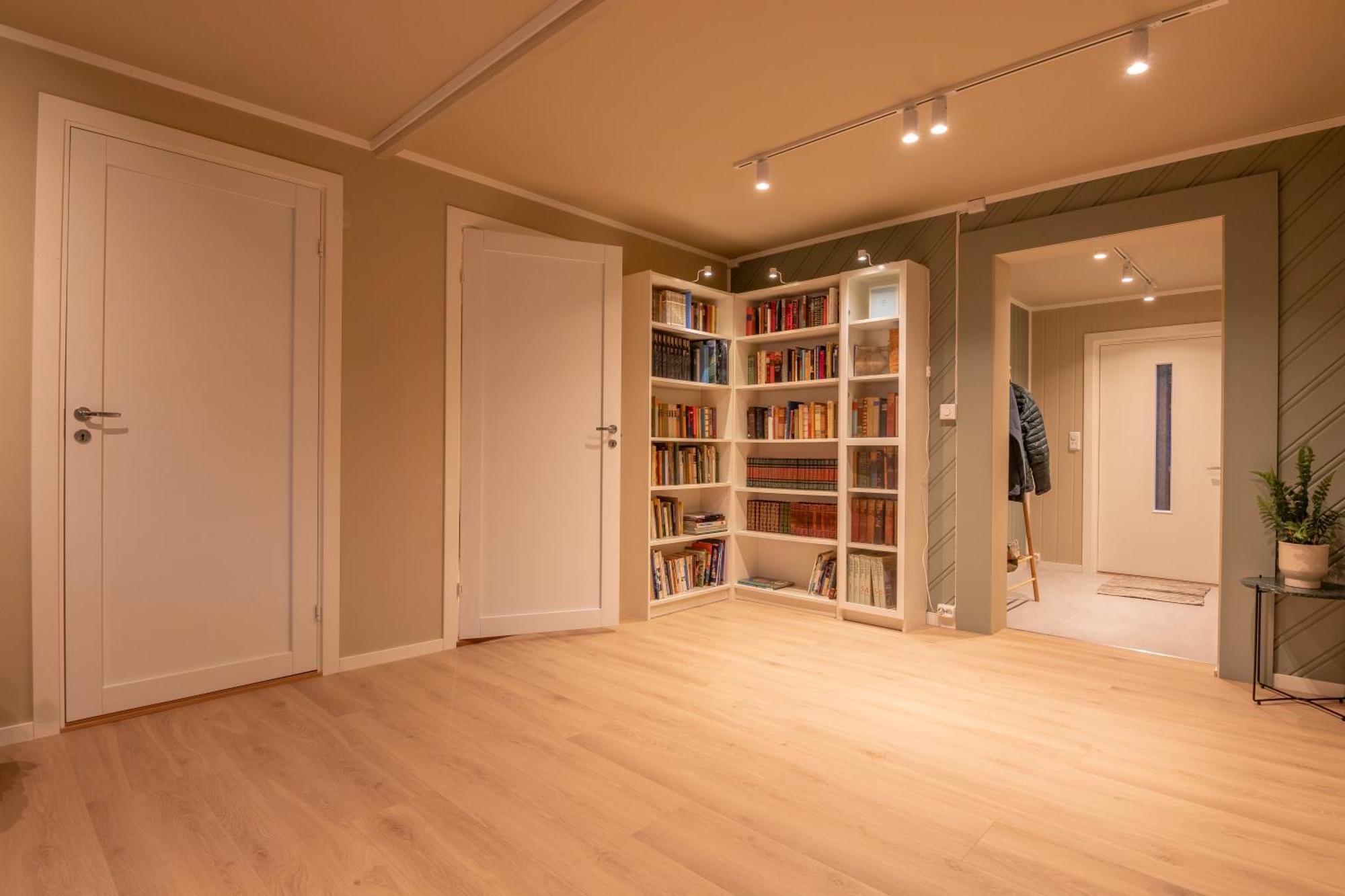 Cozy And Spacious Apartment In City Centre トロムソ エクステリア 写真