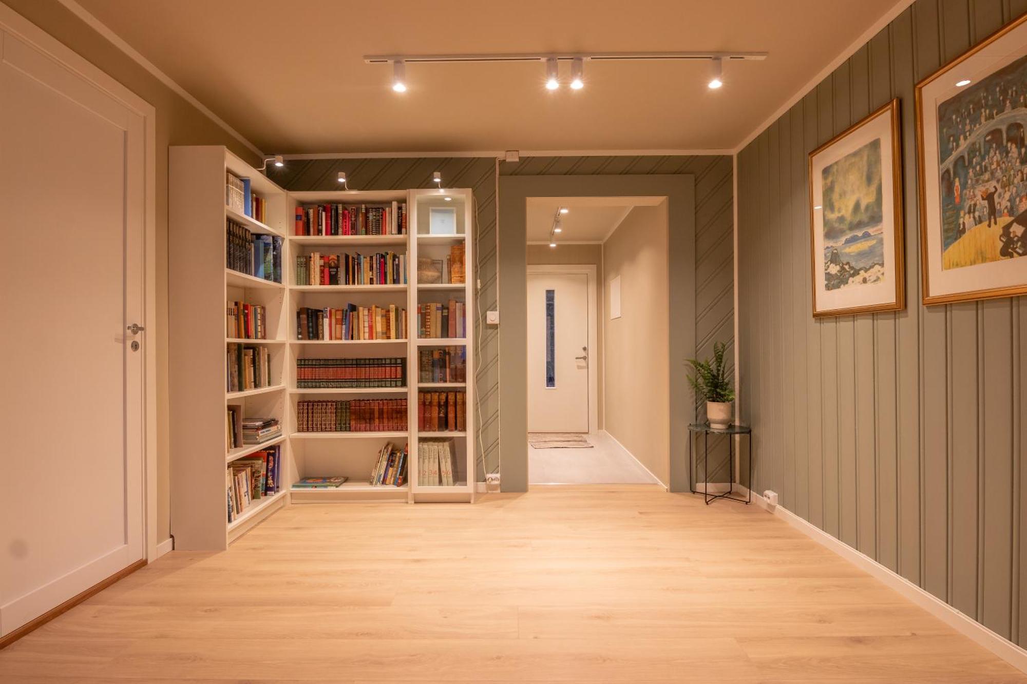 Cozy And Spacious Apartment In City Centre トロムソ エクステリア 写真